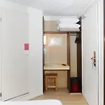 Brit Essentiel Reims Hotel 2*