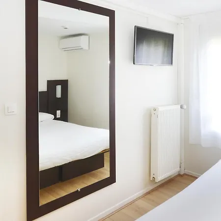 Hotel Brit Essentiel Reims 2*