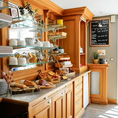 Brit Essentiel Reims فندق