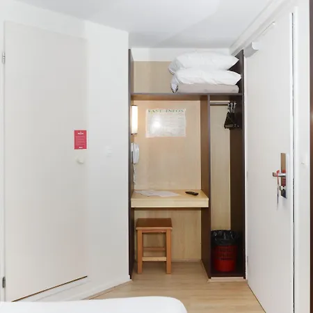 Brit Essentiel Reims Hotel 2*