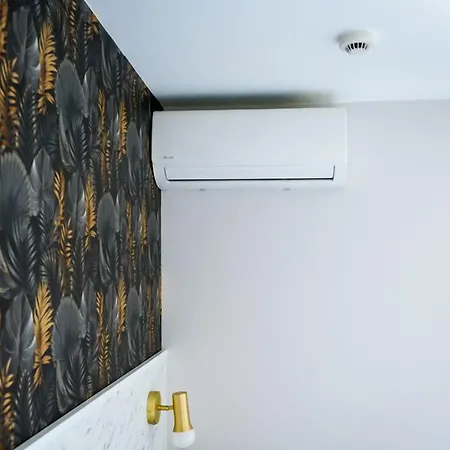 Brit Essentiel Reims Hotel 2*