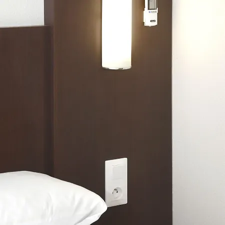 Otel Brit Essentiel Reims 2*