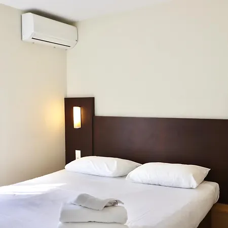 Hotel Brit Essentiel Reims 2*