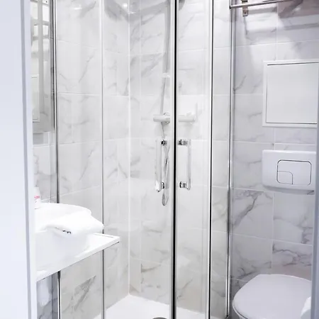 Brit Essentiel Reims Hotel 2*