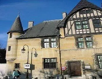 Brit Essentiel Reims Szálloda 2*