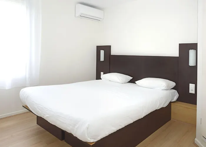 Brit Essentiel Reims فندق