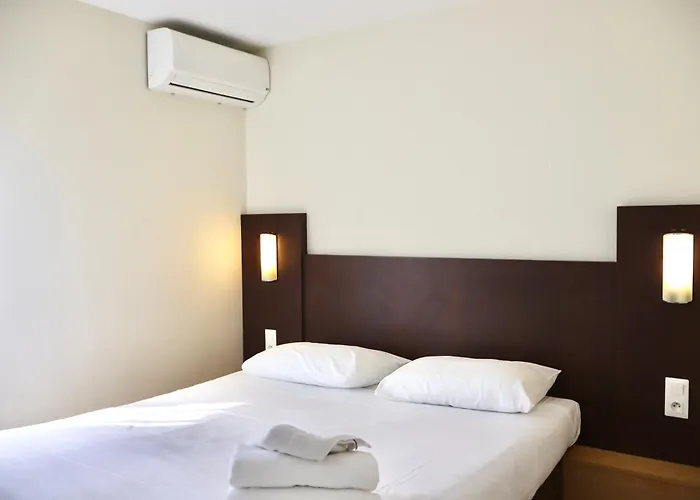 Hotel Brit Essentiel Reims 2*